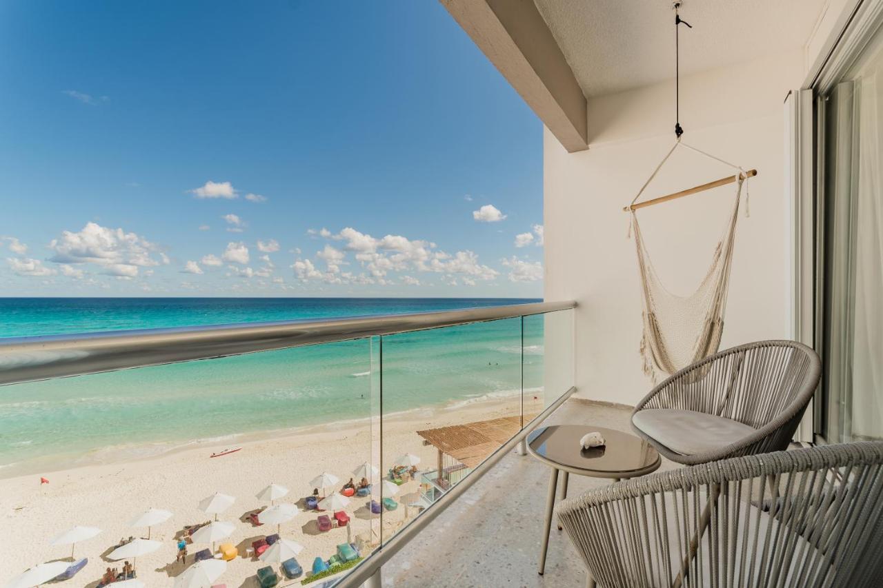 *Turquoise Escape- Beachfront Studio By Casa Paraiso* Cancun Exterior photo